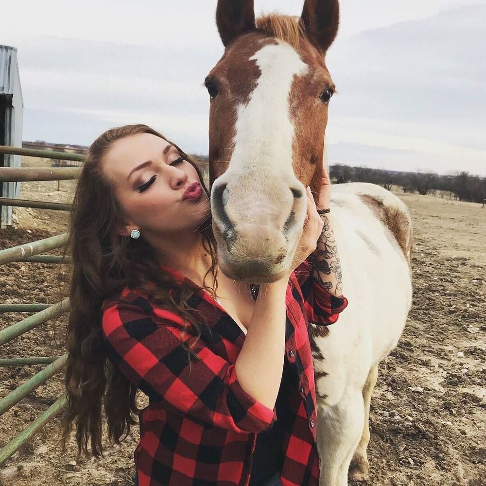 Meet your Posher, Hailey